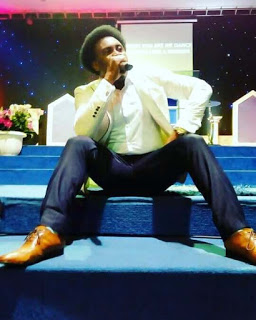 Samsong picture on stage