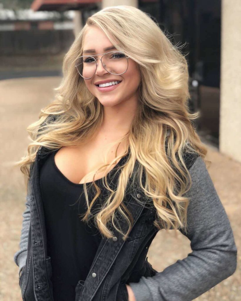 Courtney Tailor Biography - Age, Wiki, Measurements & Pictures