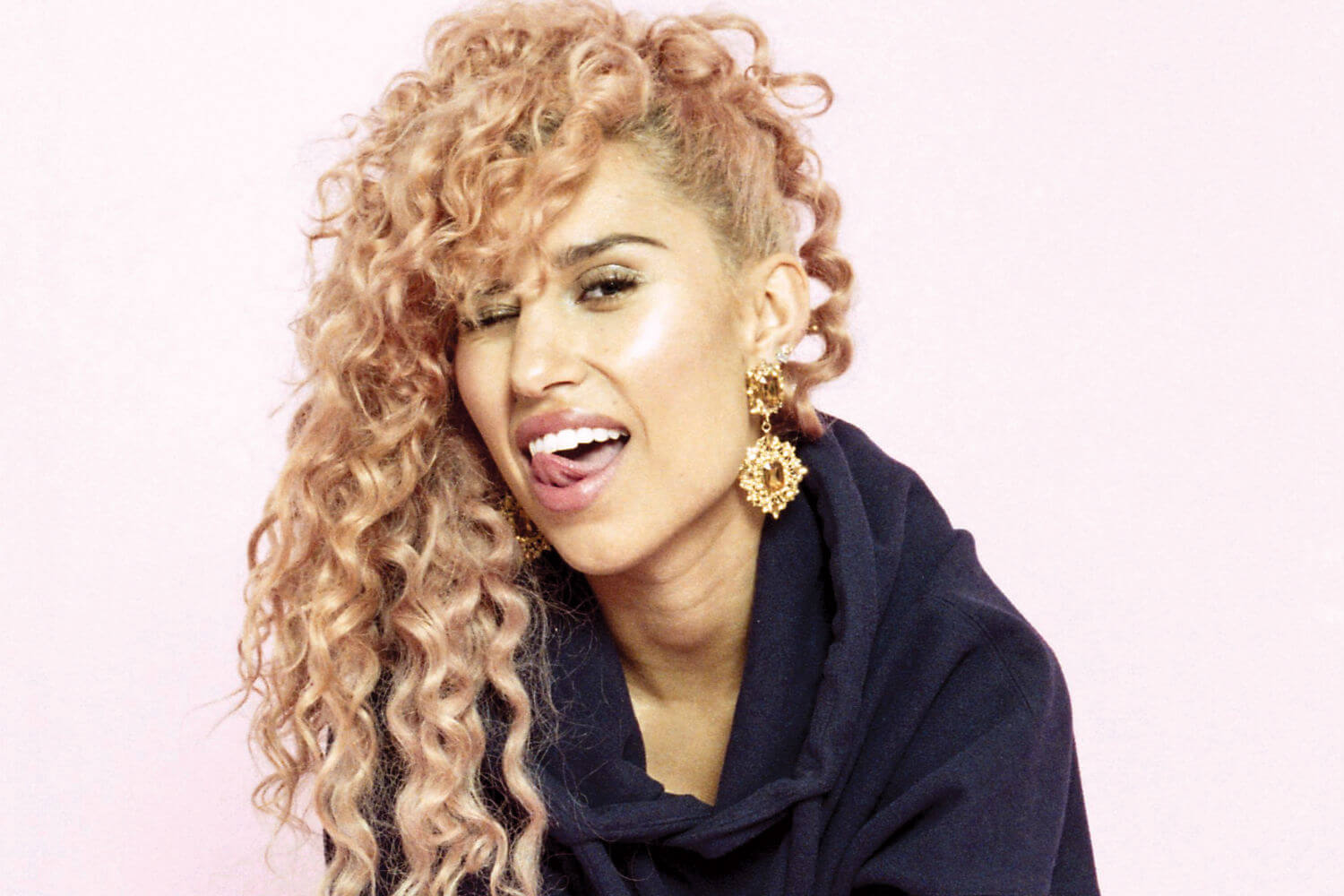 Raye Biography Age, Family, Songs, Net Worth & Pictures 360dopes