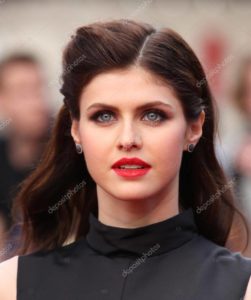 Alexandra Daddario Biography: Age, Height, Movies, Spouse, Net Worth & Pictures
