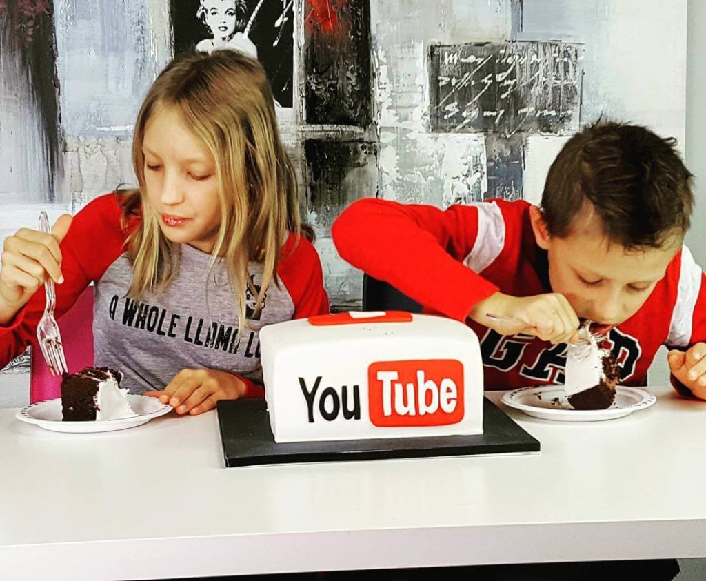 Bro vs Sis Bio: Age, Real Name, Heights, Members, Net Worth & Pictures