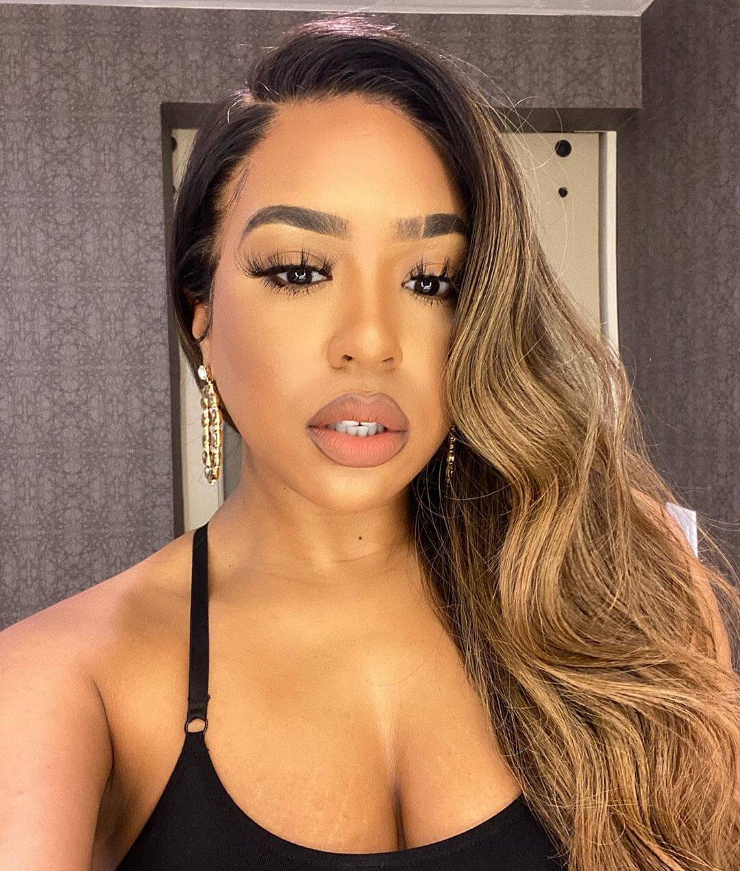 B. Simone Bio Wiki, Real name, first name, Age, Sister & Net Worth