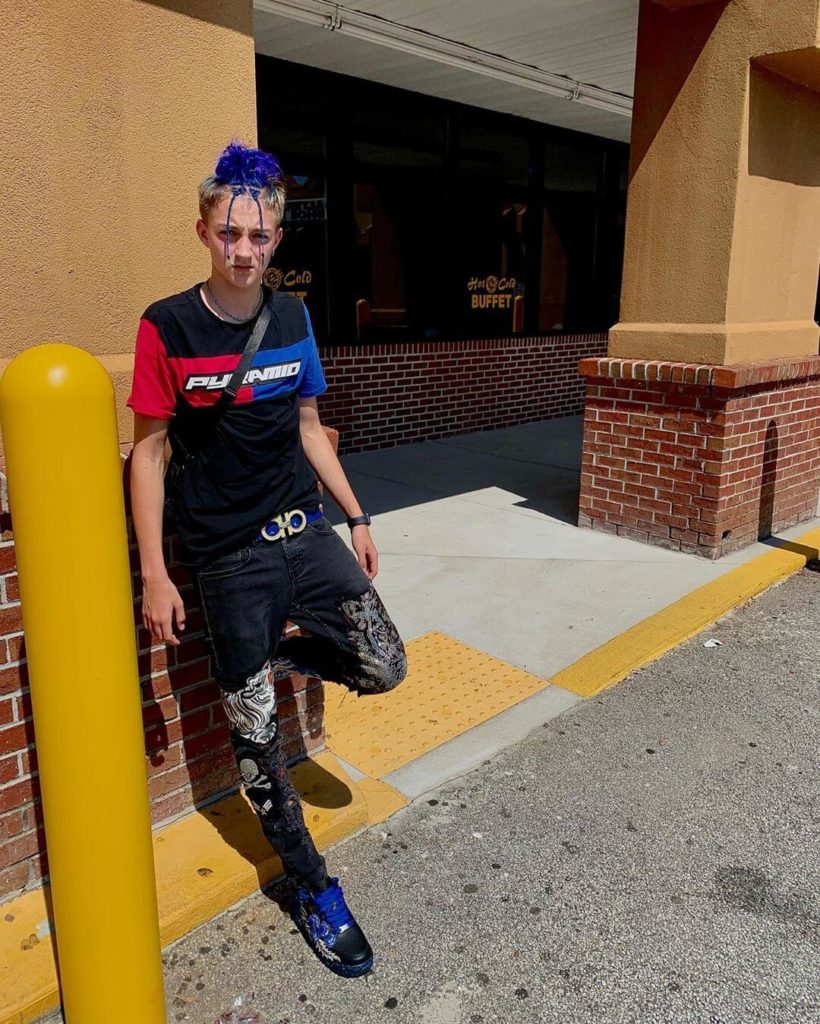 Backpack kid pic