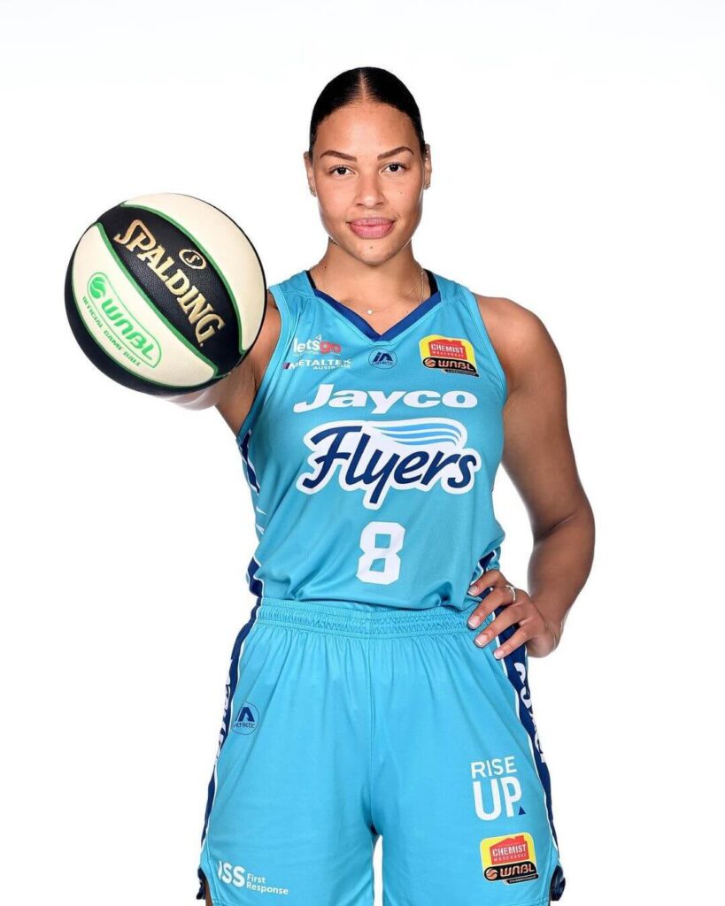 Liz Cambage Biography: Age, family net worth & Pictures