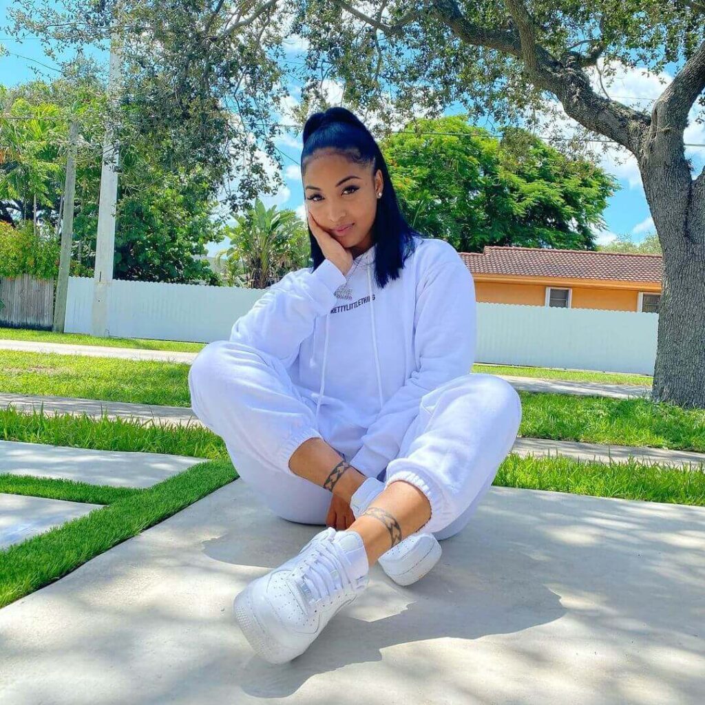 Shenseea photo. 