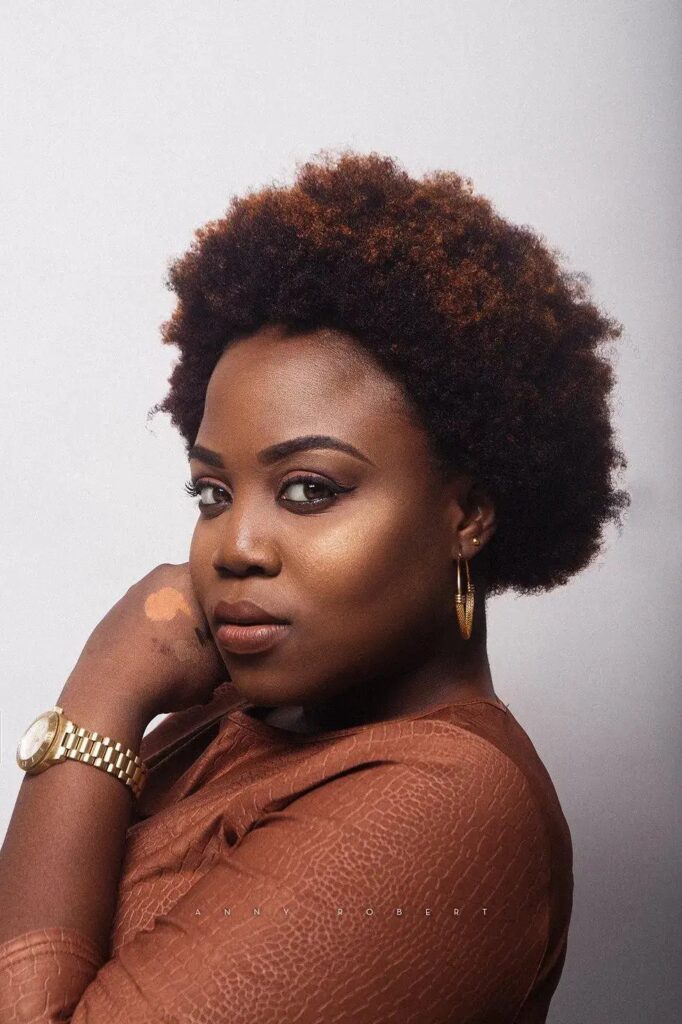 Sisi Ope bio, age, pictures