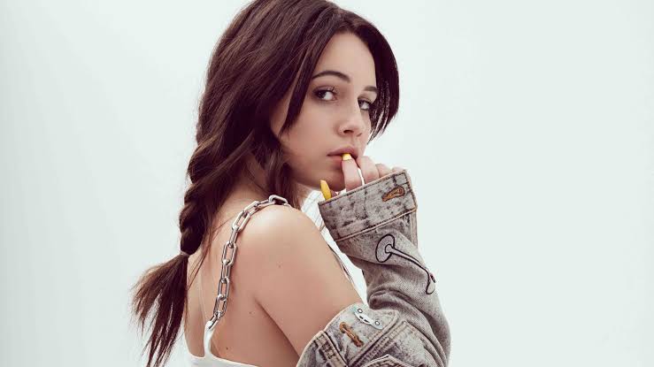 Bea miller  Biography: Age, Height, Parents, Siblings, Boyfriend, Net Worth