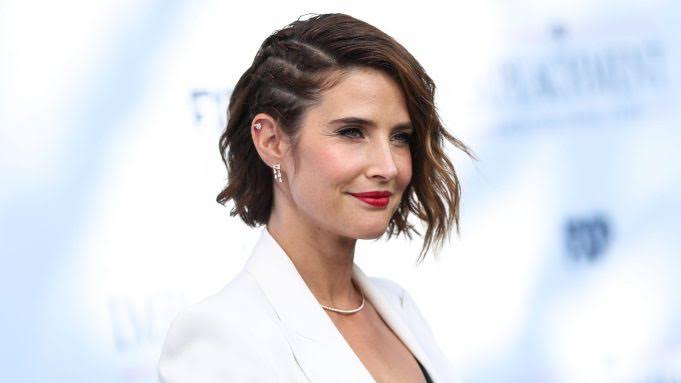 Cobie Smulders Biography: Age, Height, Husband, Movies, Net Worth