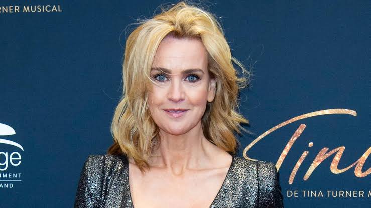 Daphne Deckers Biography: Age, Height, Net Worth