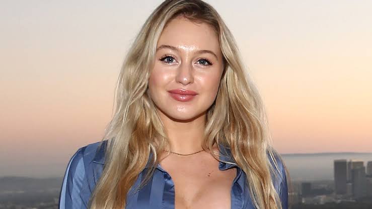 Iskra Lawrence Biography: Age, Height, Parents, Husband, Net Worth