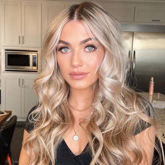 Lindsay Arnold Biography: Wikipedia, Age, Sisters, Husband, Movies, Net Worth