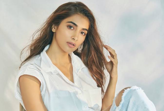 Pooja Hegde Biography: Wiki, Age, Husband, Family, Height, Net Worth