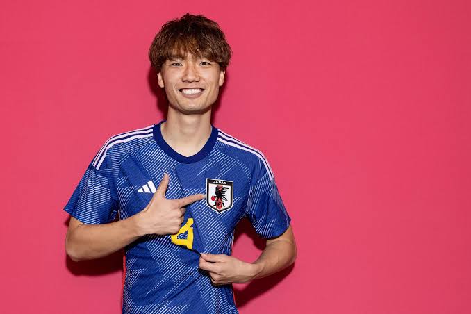 Ko Itakura Bio: Age, Height, Position, Stats, Wife, Net Worth
